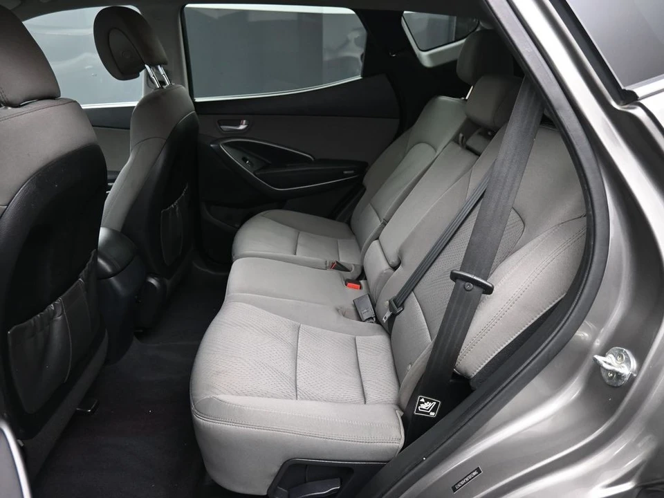 2018 Hyundai Santa Fe - Image 20 of 21