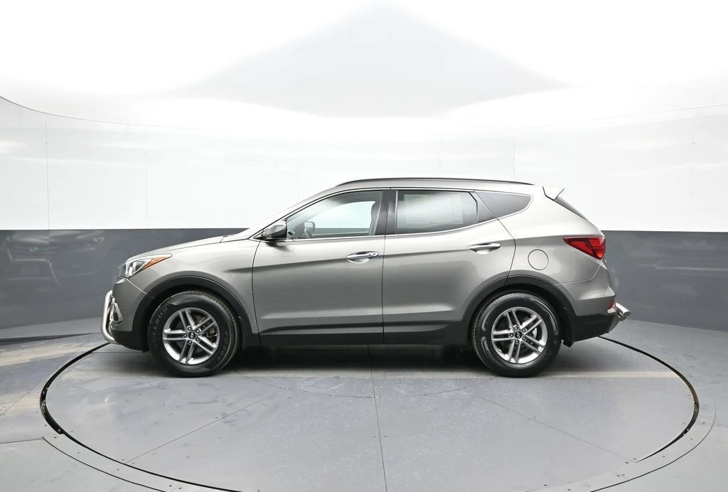 2018 Hyundai Santa Fe - Image 9 of 21