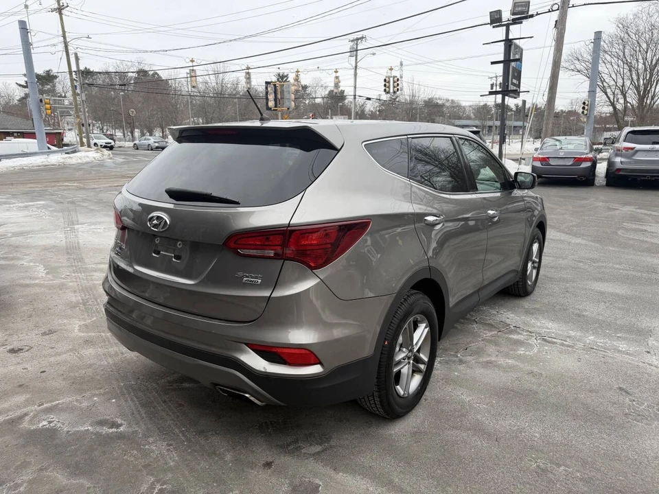 2018 Hyundai Santa Fe - Image 11 of 21
