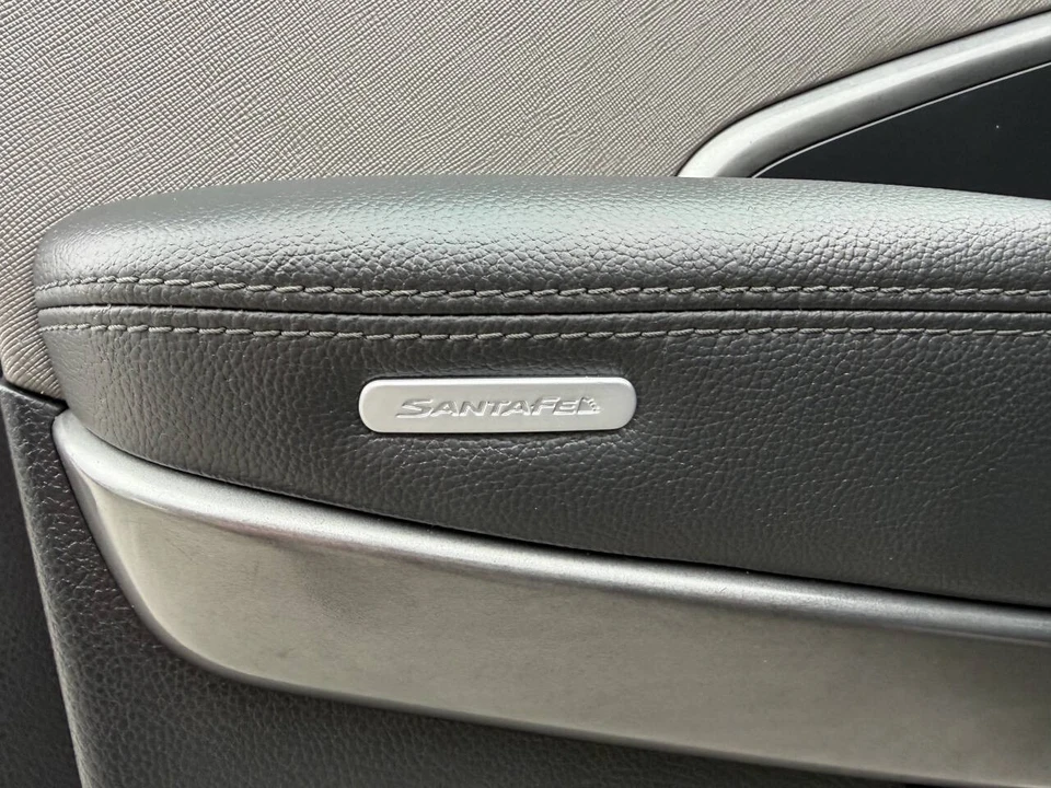 2018 Hyundai Santa Fe - Image 19 of 21