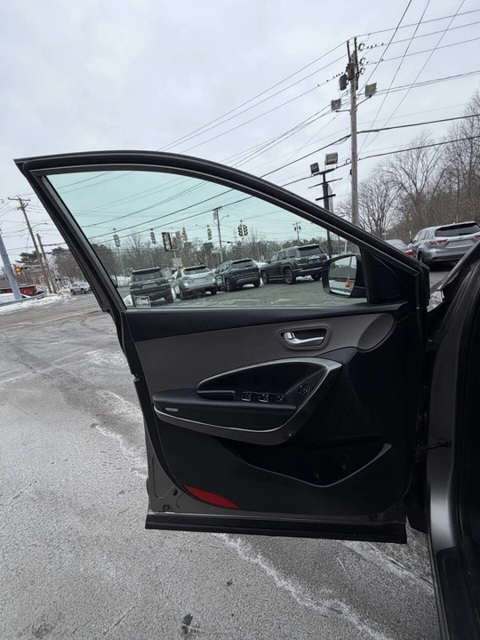 2018 Hyundai Santa Fe - Image 16 of 21