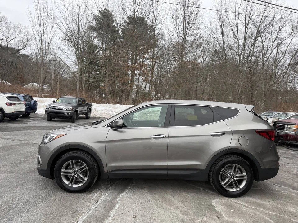 2018 Hyundai Santa Fe - Image 6 of 21