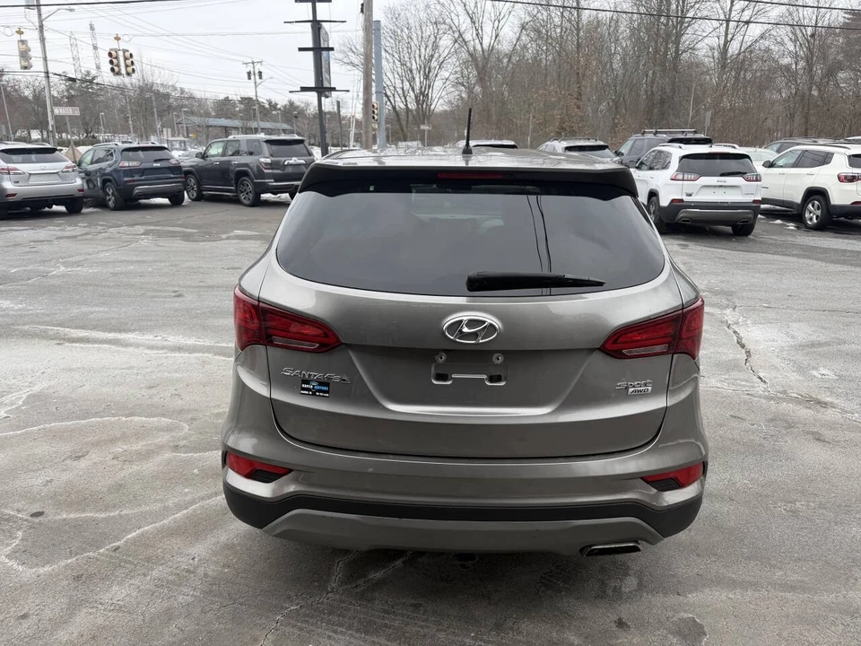 2018 Hyundai Santa Fe - Image 8 of 21