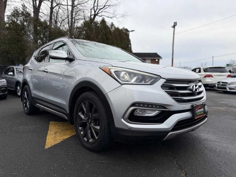 2018 Hyundai Santa Fe - Image 5 of 10