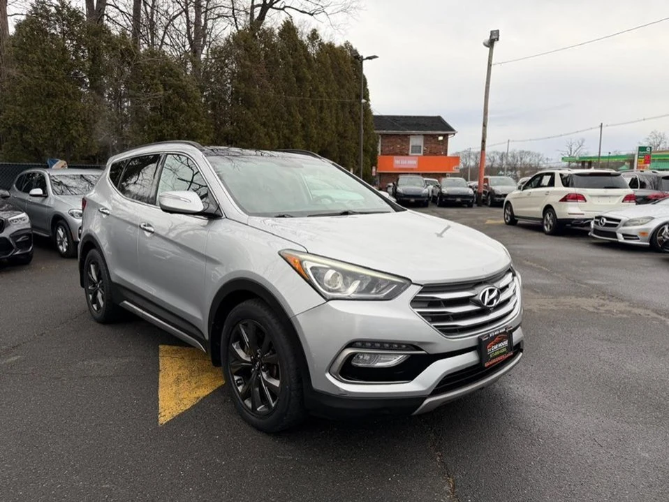 2018 Hyundai Santa Fe - Image 10 of 10