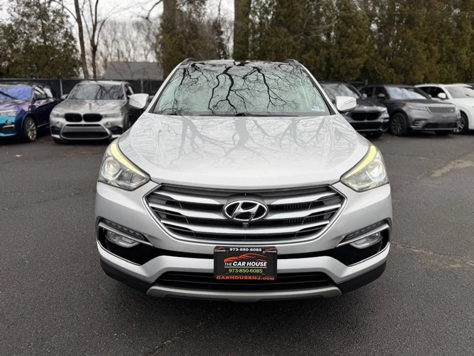 2018 Hyundai Santa Fe - Image 2 of 10