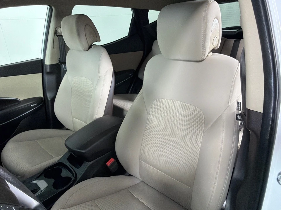 2018 Hyundai Santa Fe - Image 13 of 21
