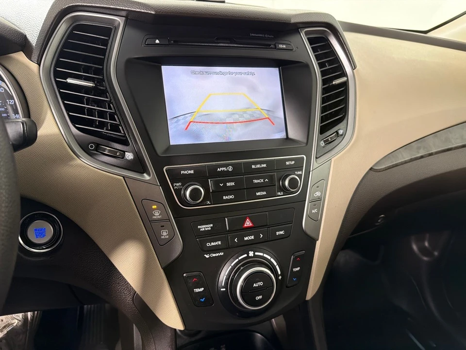 2018 Hyundai Santa Fe - Image 17 of 21