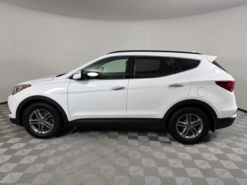 2018 Hyundai Santa Fe - Image 8 of 21