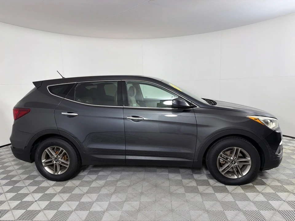 2018 Hyundai Santa Fe - Image 4 of 21