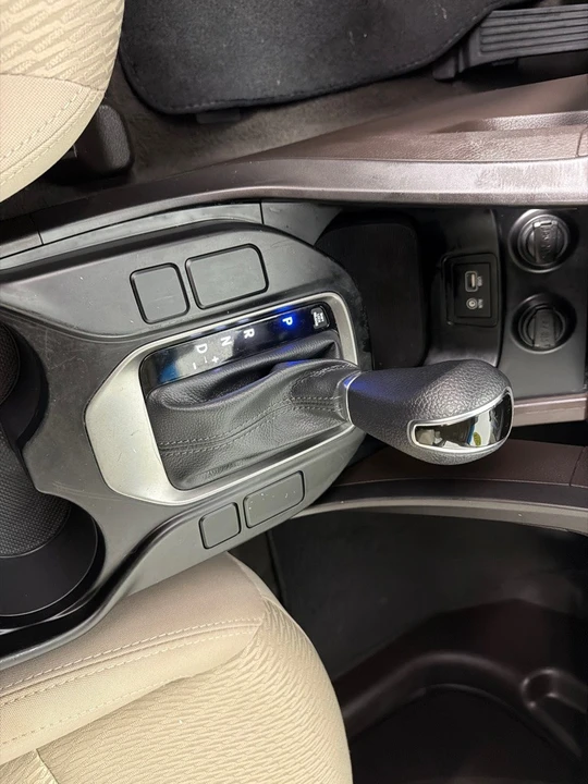 2018 Hyundai Santa Fe - Image 18 of 21