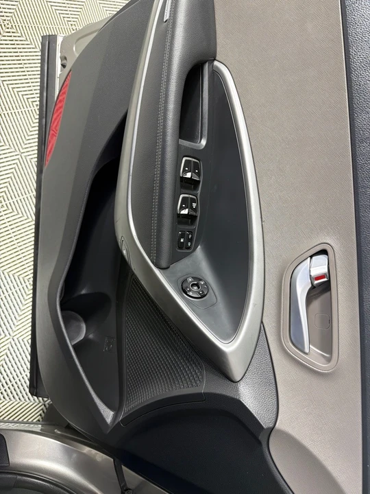 2018 Hyundai Santa Fe - Image 11 of 21