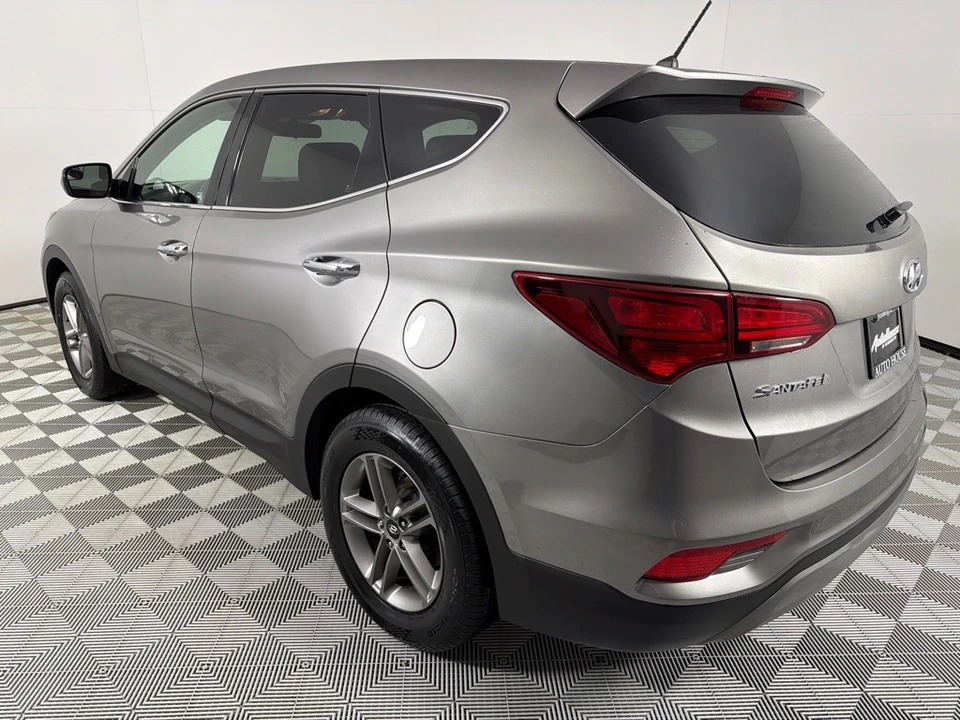 2018 Hyundai Santa Fe - Image 8 of 21