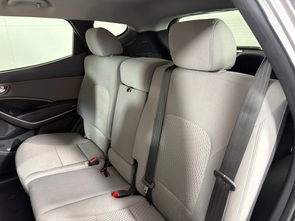 2018 Hyundai Santa Fe - Image 20 of 21