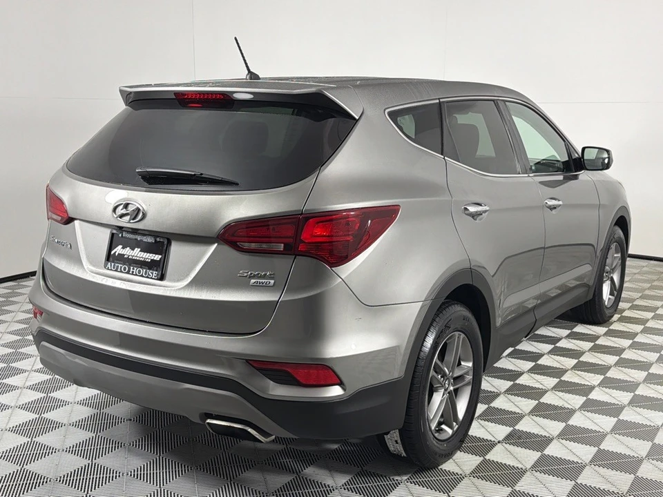 2018 Hyundai Santa Fe - Image 5 of 21