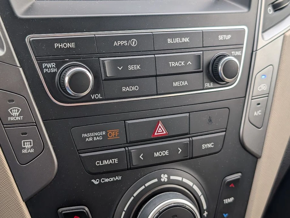 2018 Hyundai Santa Fe - Image 20 of 21
