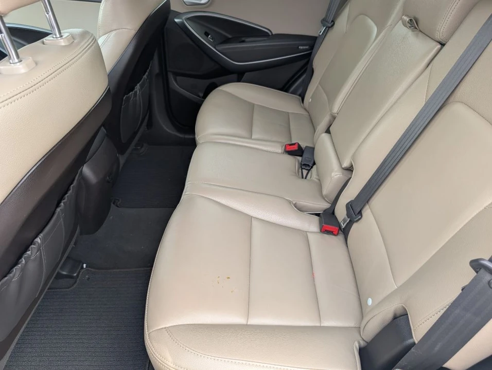 2018 Hyundai Santa Fe - Image 10 of 21