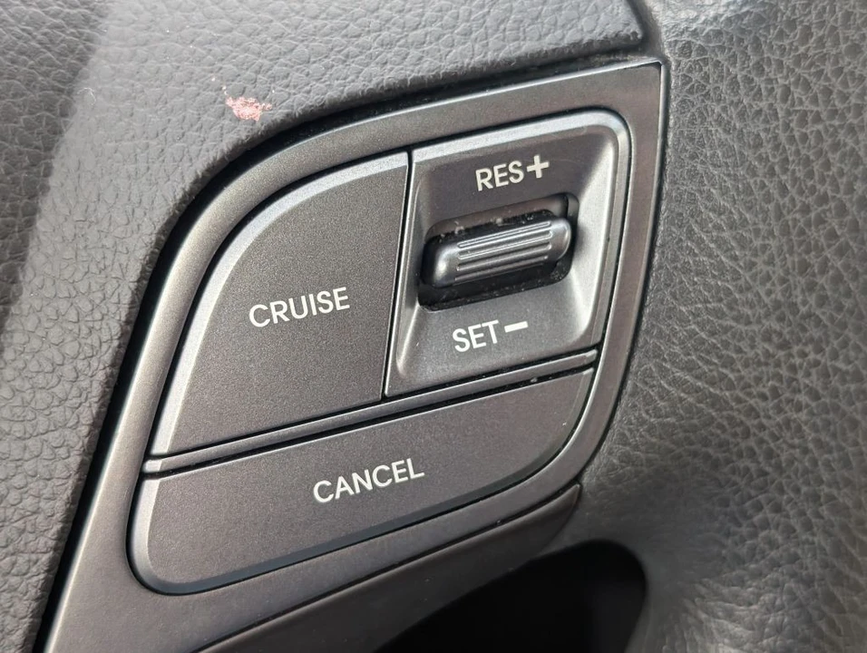 2018 Hyundai Santa Fe - Image 14 of 21