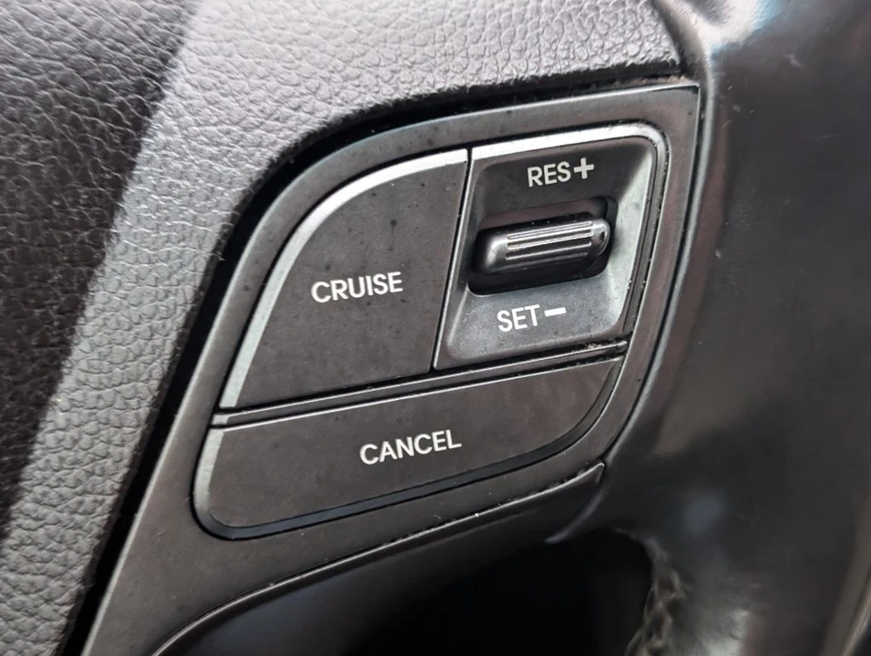 2018 Hyundai Santa Fe - Image 13 of 23