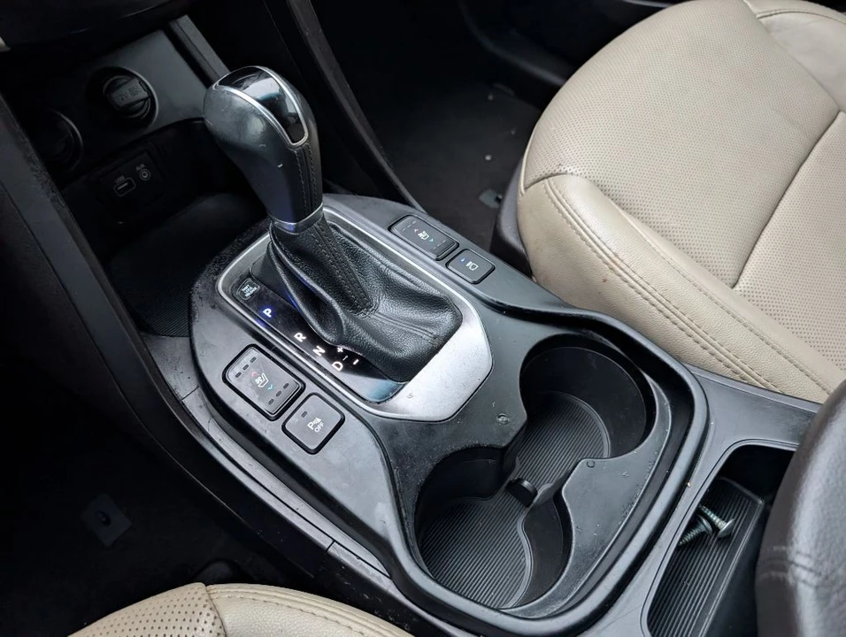 2018 Hyundai Santa Fe - Image 20 of 23