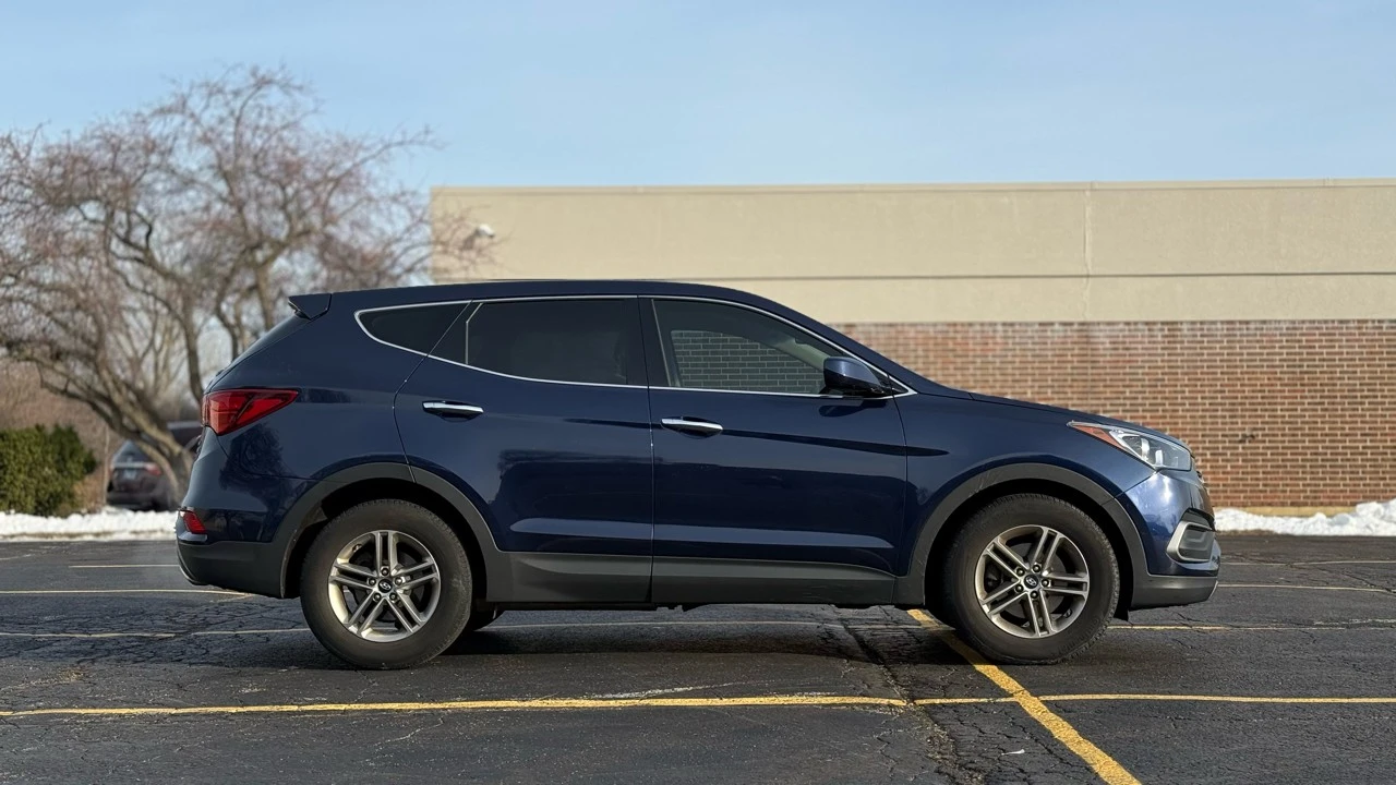 2018 Hyundai Santa Fe - Image 8 of 21