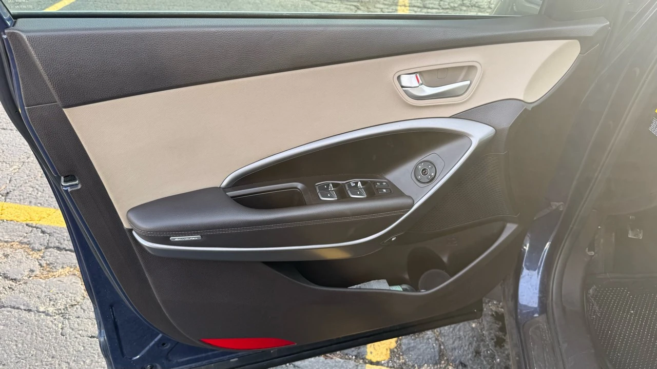 2018 Hyundai Santa Fe - Image 20 of 21