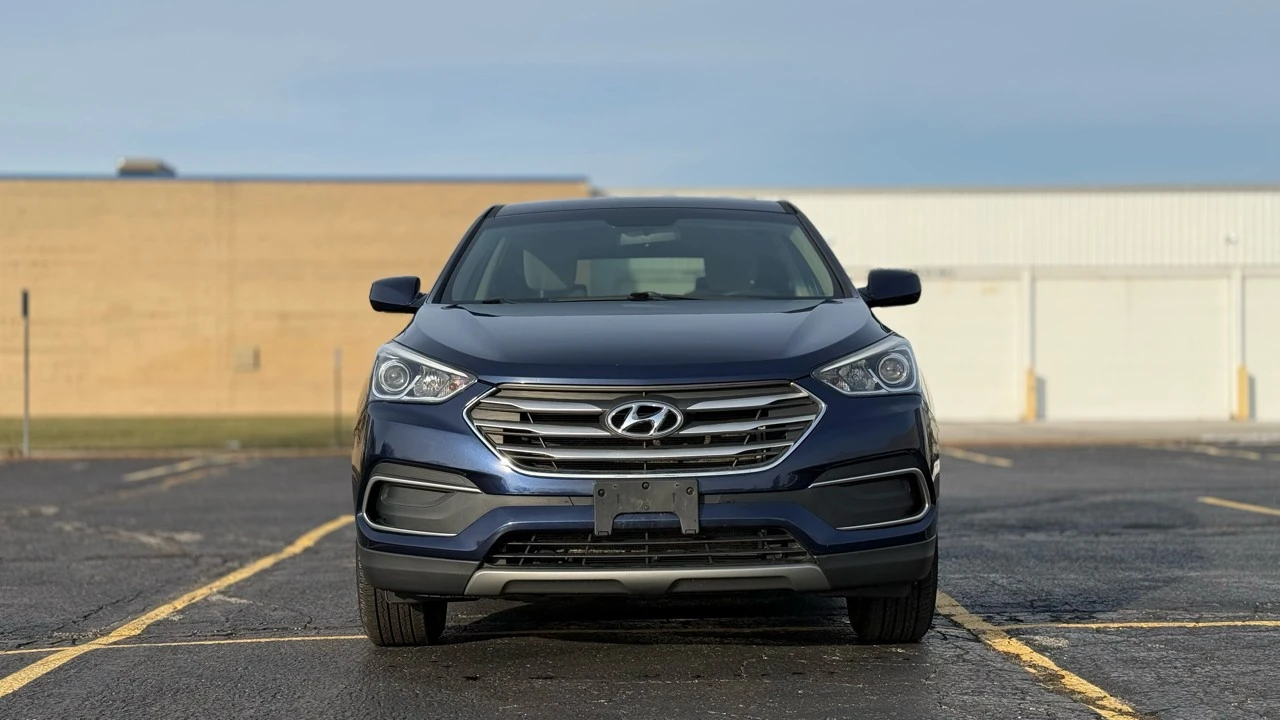 2018 Hyundai Santa Fe - Image 2 of 21