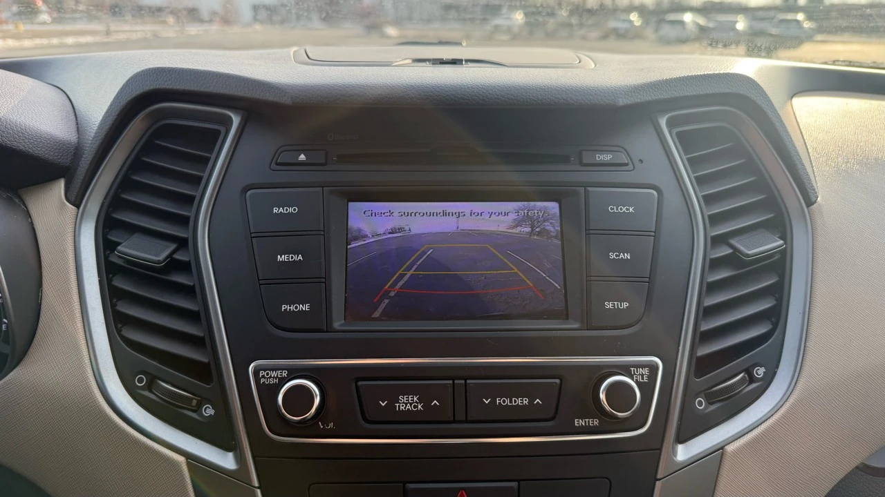 2018 Hyundai Santa Fe - Image 17 of 21
