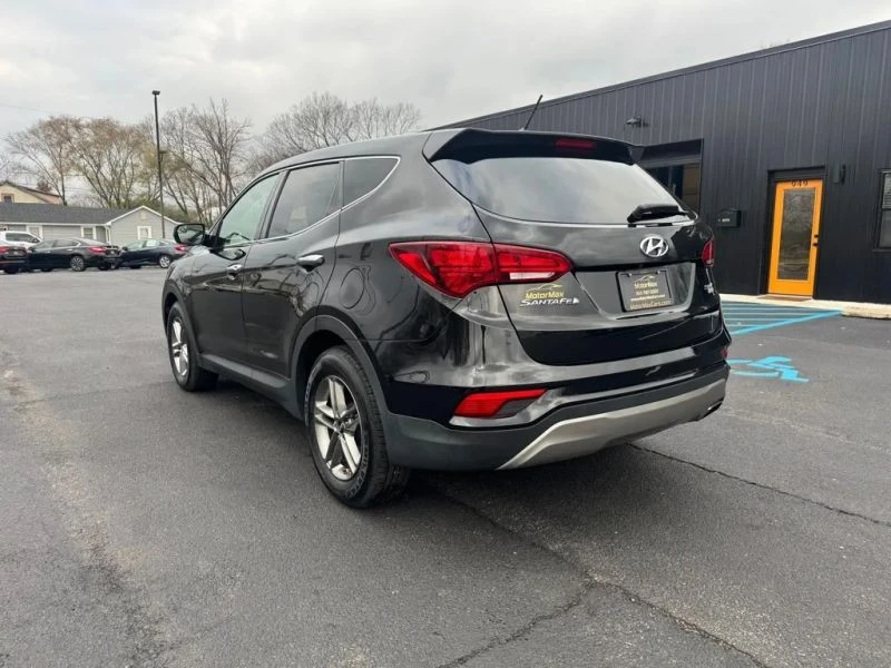 2018 Hyundai Santa Fe - Image 2 of 7