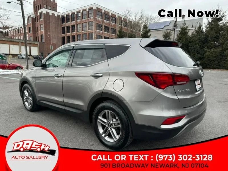 2018 Hyundai Santa Fe - Image 9 of 12