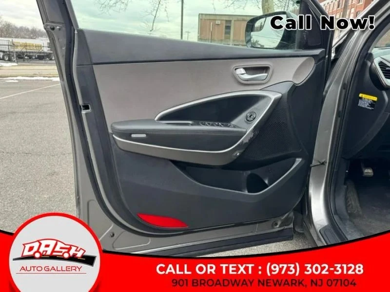 2018 Hyundai Santa Fe - Image 11 of 12