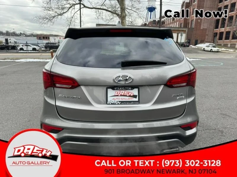 2018 Hyundai Santa Fe - Image 10 of 12