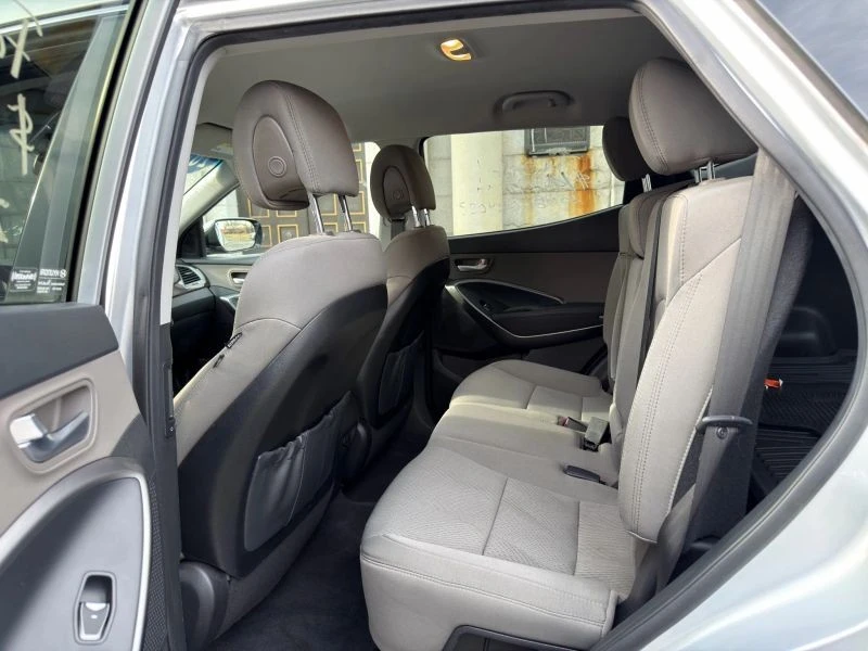 2018 Hyundai Santa Fe - Image 9 of 12