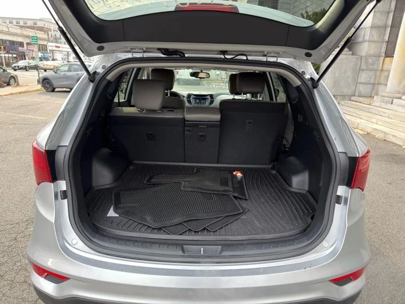 2018 Hyundai Santa Fe - Image 5 of 12