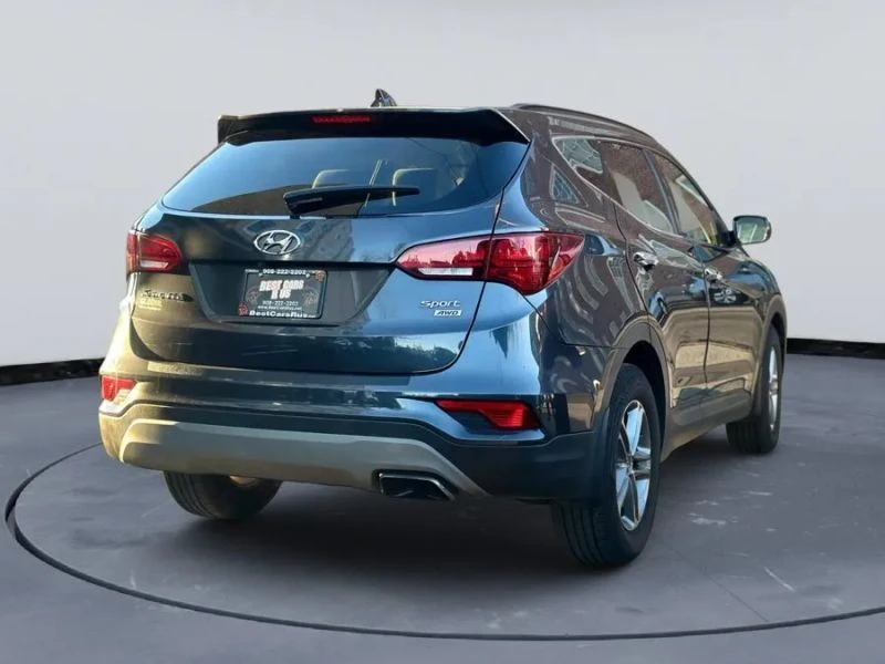 2018 Hyundai Santa Fe - Image 5 of 12