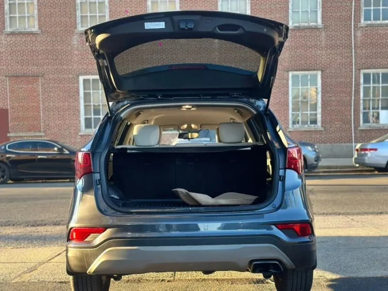 2018 Hyundai Santa Fe - Image 8 of 12