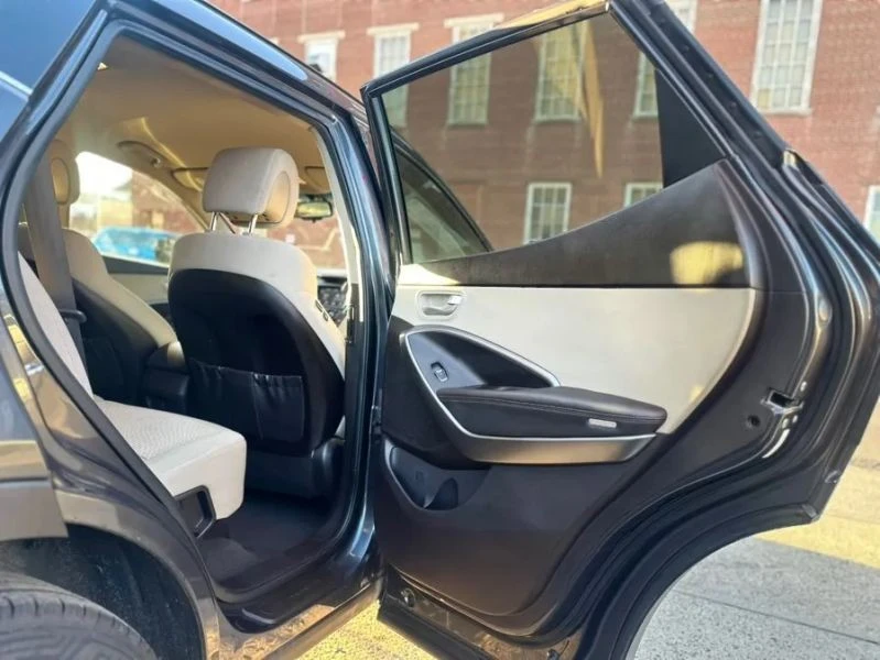 2018 Hyundai Santa Fe - Image 12 of 12