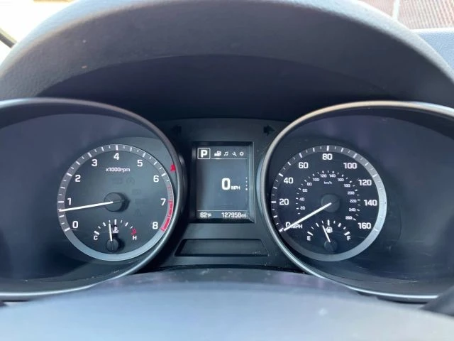 2018 Hyundai Santa Fe - Image 16 of 21