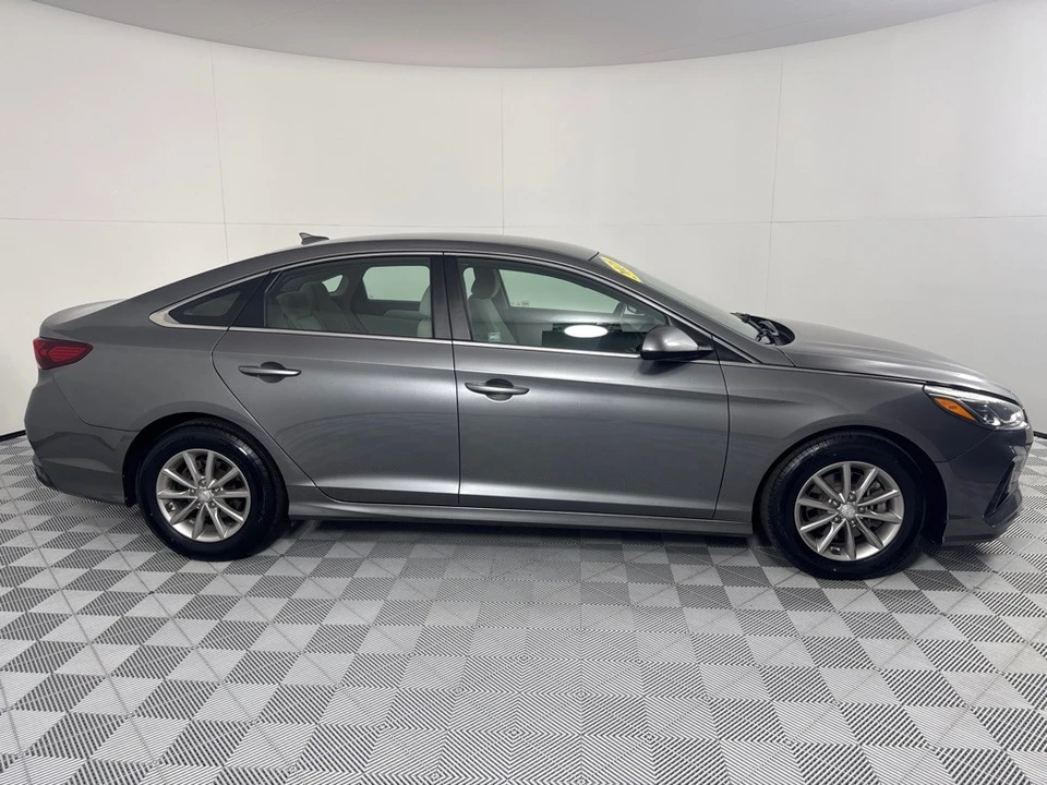 2018 Hyundai Sonata - Image 4 of 12