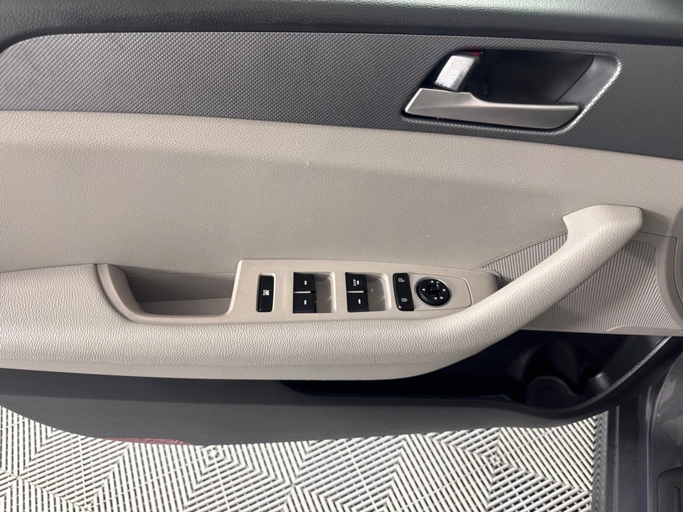 2018 Hyundai Sonata - Image 9 of 12