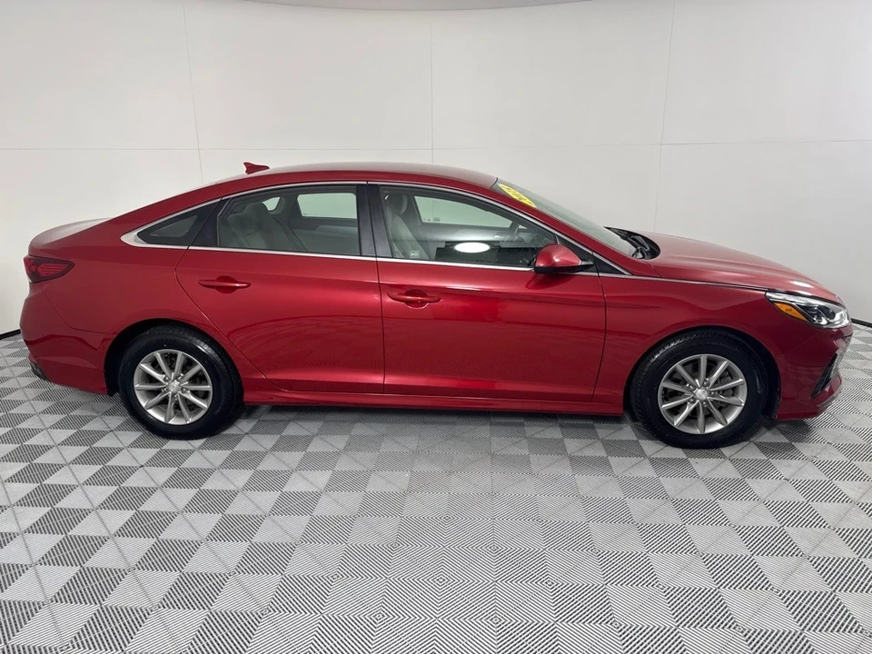 2018 Hyundai Sonata - Image 4 of 12