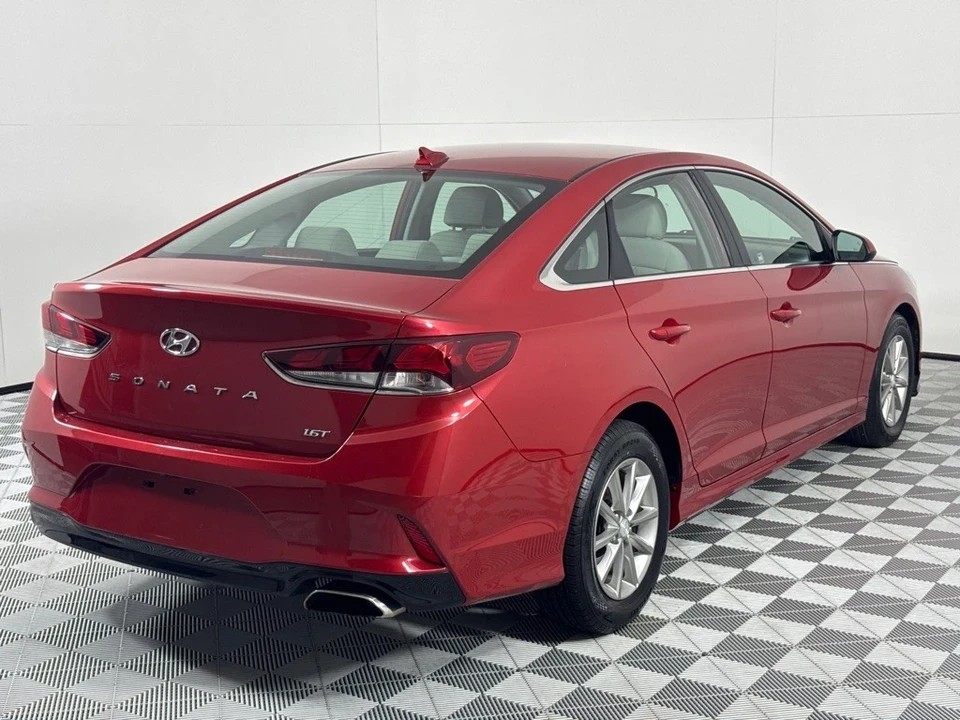 2018 Hyundai Sonata - Image 5 of 12