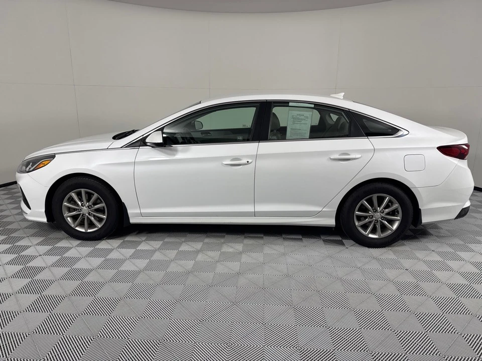 2018 Hyundai Sonata - Image 8 of 12