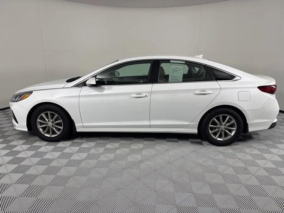 2018 Hyundai Sonata - Image 8 of 12