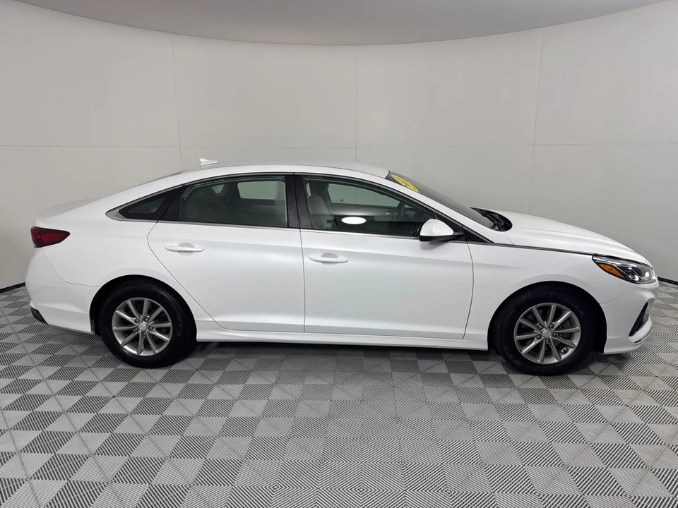 2018 Hyundai Sonata - Image 4 of 21