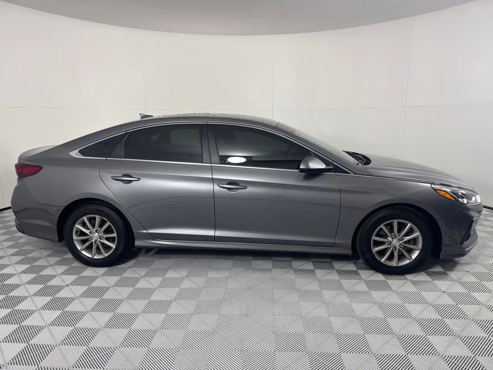 2018 Hyundai Sonata - Image 4 of 12