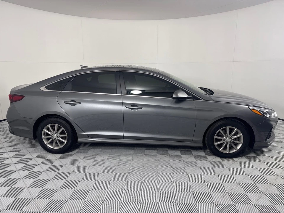 2018 Hyundai Sonata - Image 4 of 12