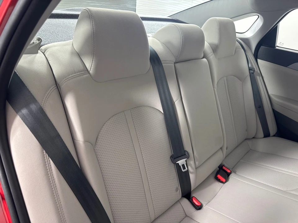 2018 Hyundai Sonata - Image 20 of 21
