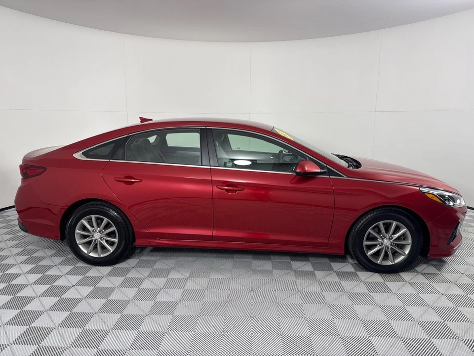 2018 Hyundai Sonata - Image 4 of 12