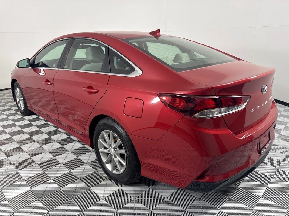2018 Hyundai Sonata - Image 8 of 21